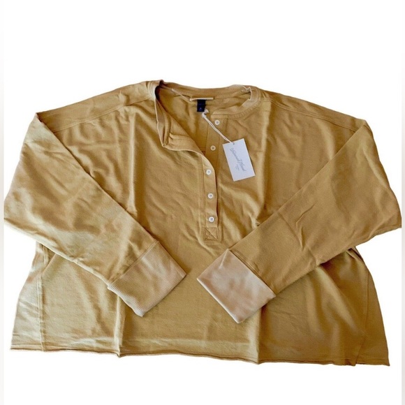 NWT Universal Thread Gold Henley Top
Women Cropped Raw Hem Ribbed Soft & Comfy - Picture 4 of 14